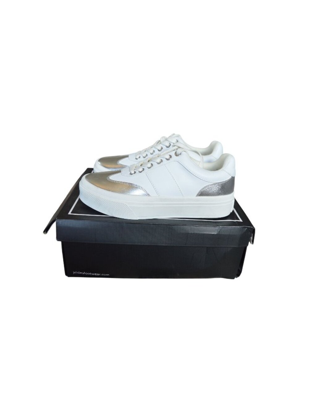 New J Slides Geneva White Silver Sneakers Women Size 6 Casual Teen Sporty School